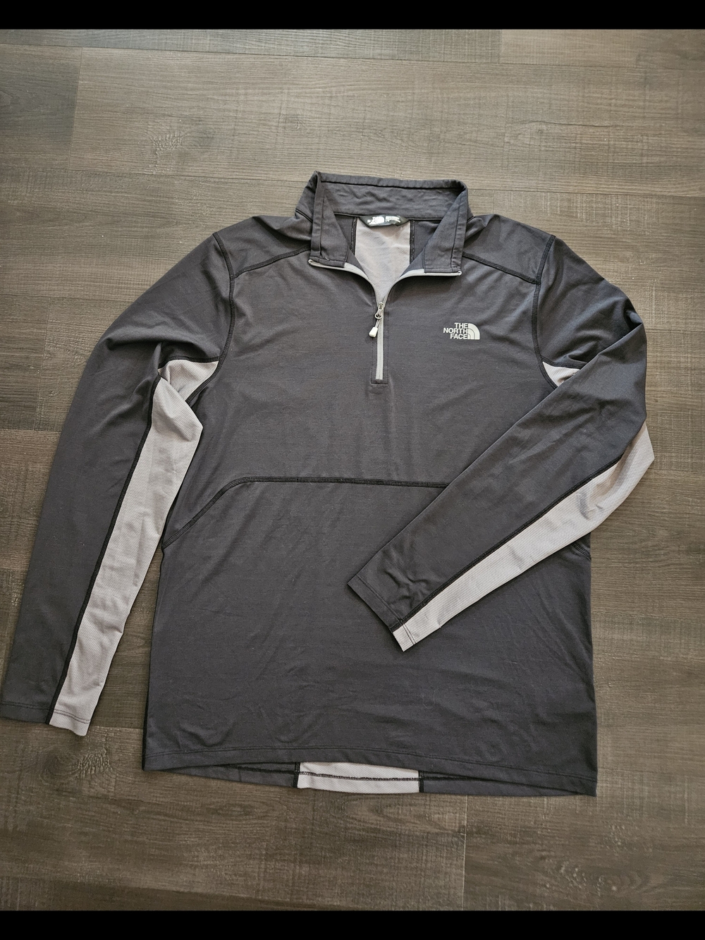The North Face Men's Performance 1/4-Zip Pullover Long Sleeve Shirt - Gray - Siz